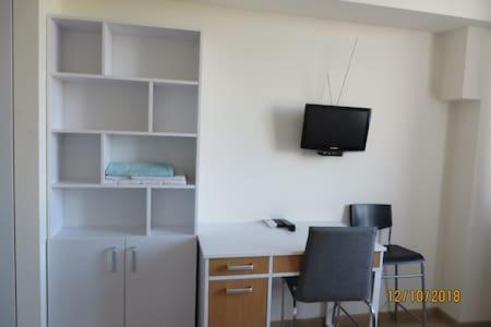 Smart-House Smart Kvartira S Kukhnei Vozle Metro. Kiew Exterior foto